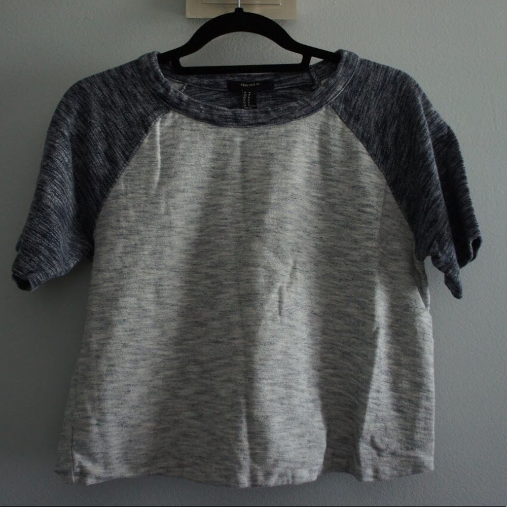 FOREVER 21 Crop Tee